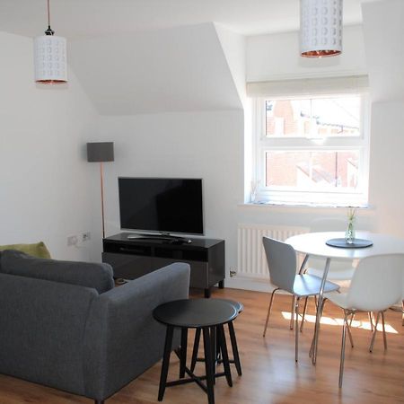 Coach House Apartment Southampton Bagian luar foto
