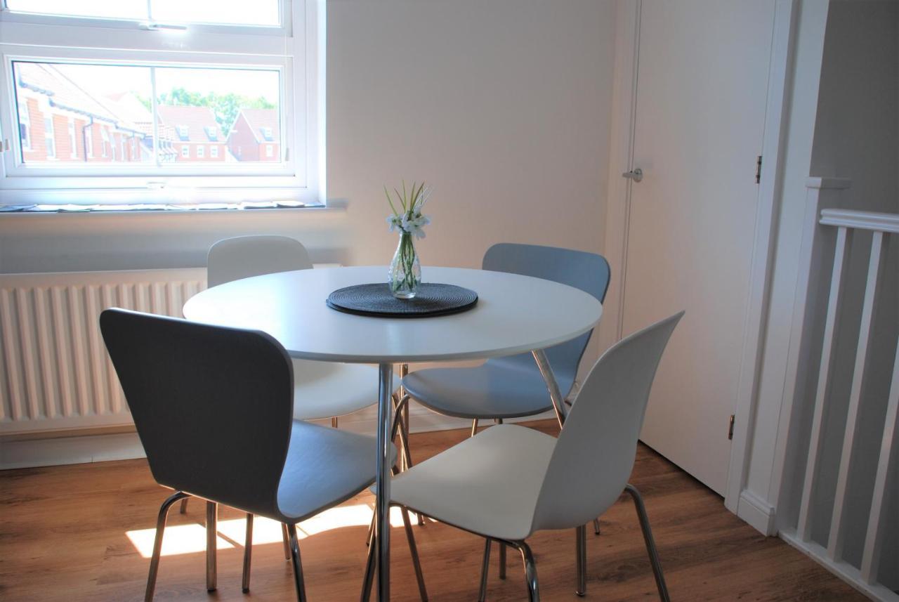 Coach House Apartment Southampton Bagian luar foto